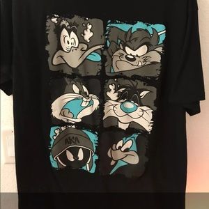 Looney tunes graphic tee